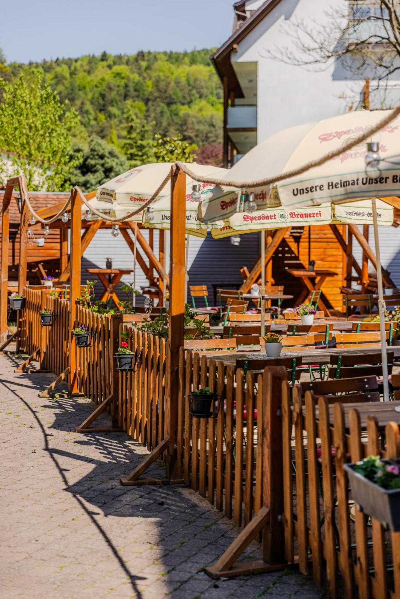 Landgasthof Zur Linde Heimbuchenthal Exteriér fotografie