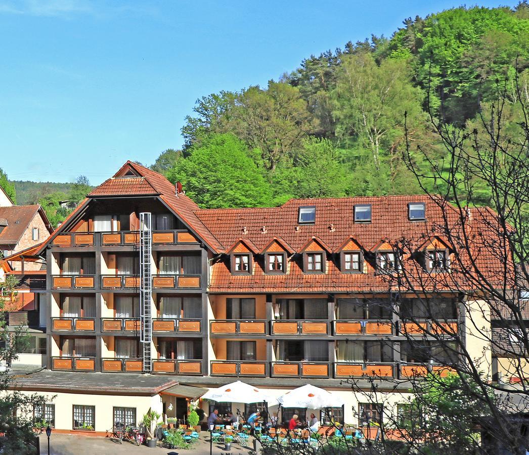 Landgasthof Zur Linde Heimbuchenthal Exteriér fotografie